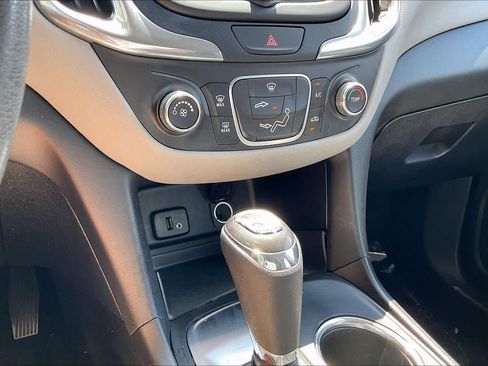 Used 2018 Chevrolet Equinox LS FWD image 31