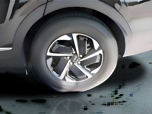 Certified 2024 Kia Sportage LX image 9