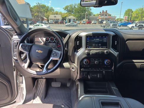 Used 2022 Chevrolet Silverado 2500 LT w/ Convenience Package AWD/4WD image 12