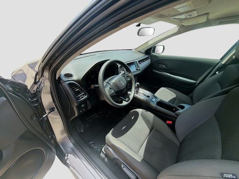 Used 2022 Honda HR-V LX image 9