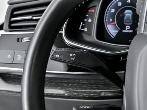 Used 2019 Audi Q8 Premium Plus w/ Premium Plus image 29