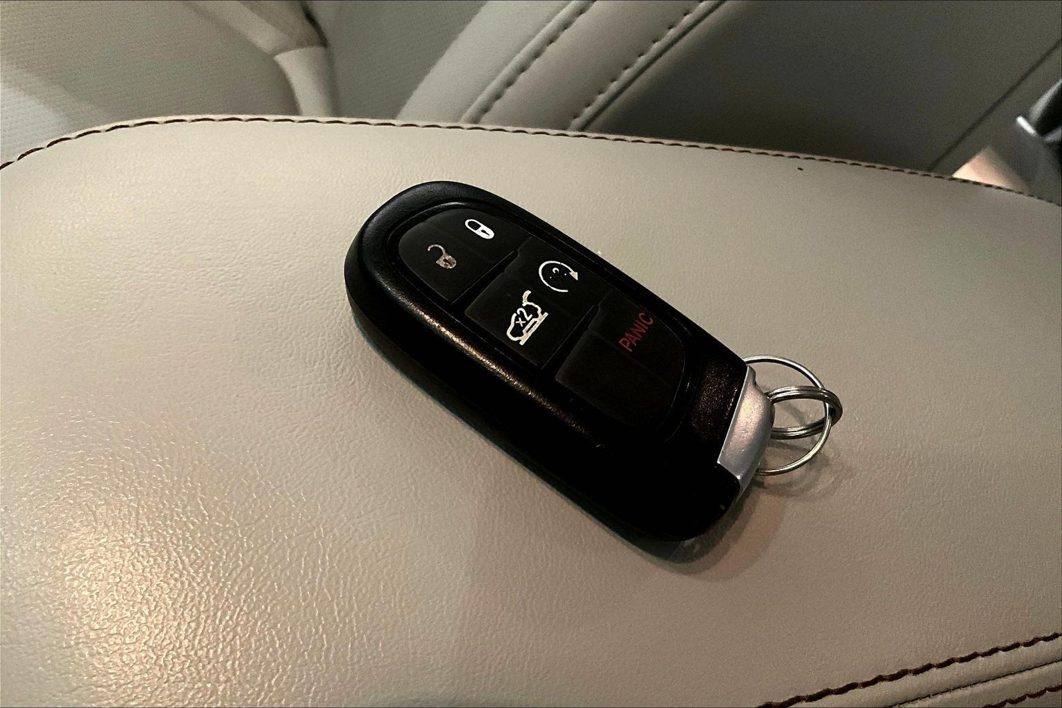 Used 2021 Jeep Cherokee Latitude Lux w/ Comfort/Convenience Group FWD image 35