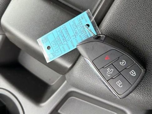 Used 2025 Chevrolet Silverado 1500 LT image 25
