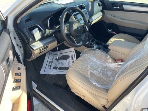 Used 2018 Subaru Outback 2.5i Premium image 12
