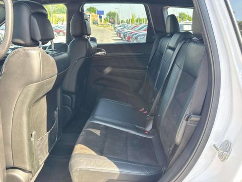 Used 2019 Jeep Grand Cherokee Altitude AWD/4WD image 26