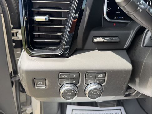 New 2026 GMC Sierra 2500 AT4 w/ AT4 Premium Plus Package AWD/4WD image 15