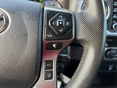 Used 2021 Toyota Tacoma SR5 RWD image 18
