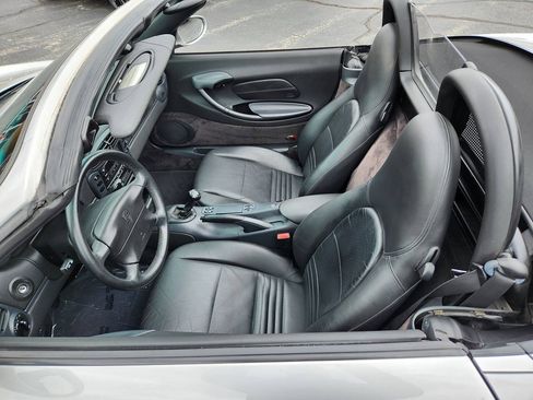 Used 1999 Porsche Boxster RWD image 4