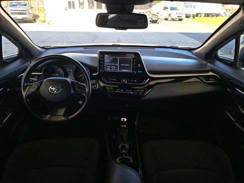 Used 2019 Toyota C-HR XLE image 24