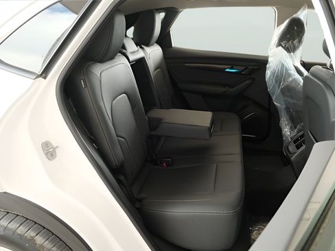 New 2025 VinFast VF 8 Eco AWD/4WD image 18