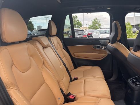 Used 2024 Volvo XC90 T8 Ultimate w/ Lounge Package image 11