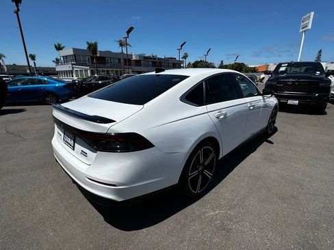 Used 2023 Honda Accord Sport image 9