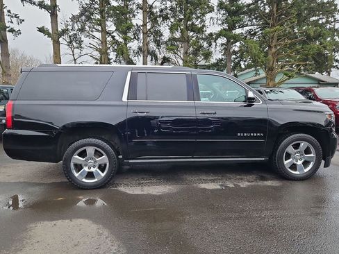 Used 2020 Chevrolet Suburban Premier w/ Max Trailering Package AWD/4WD image 8