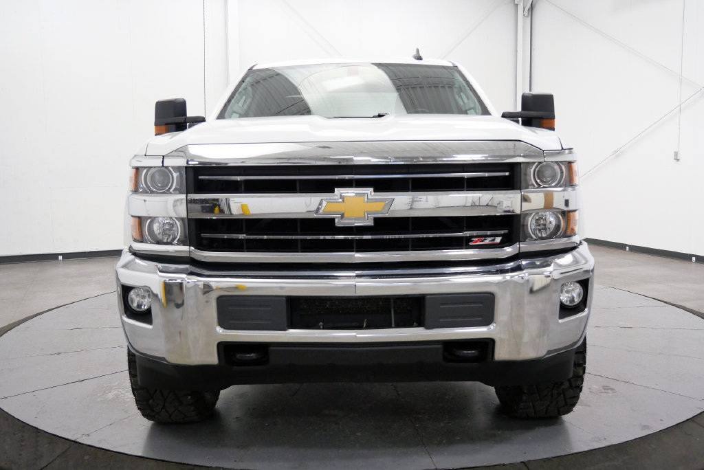 Used 2019 Chevrolet Silverado 2500 LT w/ All Star Edition AWD/4WD image 3