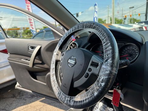 Used 2013 Nissan Rogue SV image 24