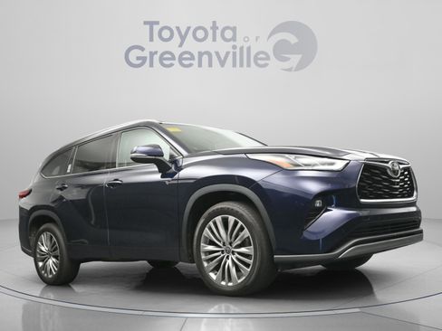 Used 2022 Toyota Highlander Platinum FWD image 19