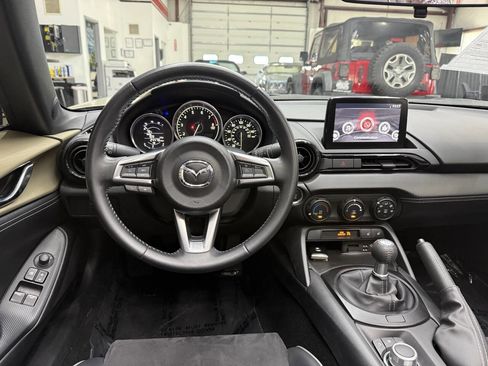 Used 2023 MAZDA MX-5 Miata Club w/ Brembo/BBS Recaro Package RWD image 17