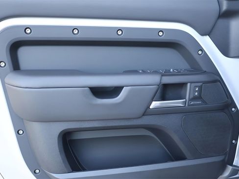 New 2026 Land Rover Defender 110 S image 10