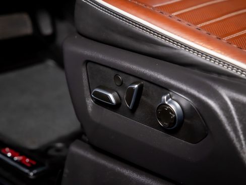 Used 2025 GMC Sierra 3500 Denali Ultimate image 15