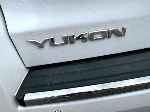 Used 2020 GMC Yukon Denali w/ Denali Ultimate Package image 18