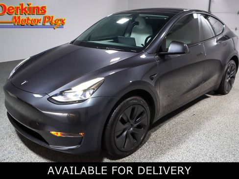 Used 2025 Tesla Model Y Long Range image 1
