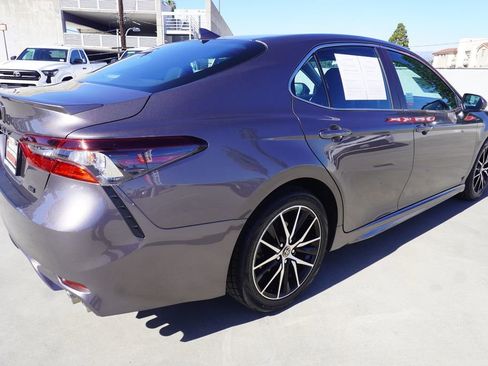 Certified 2022 Toyota Camry SE image 7