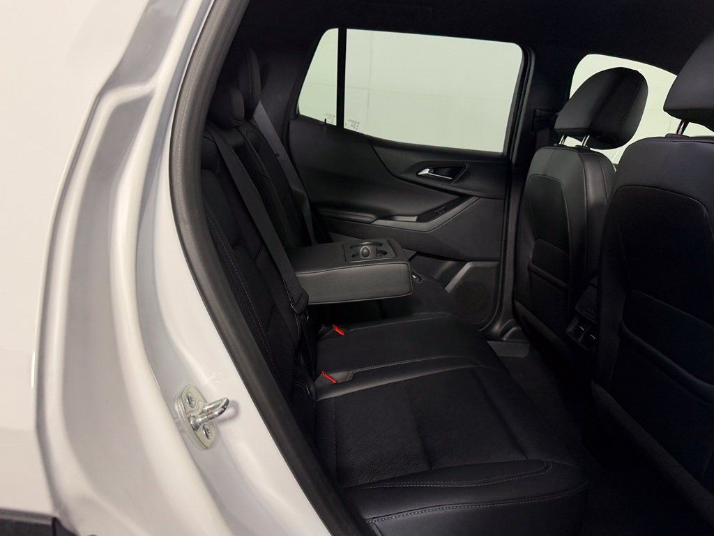 Used 2025 Chevrolet Equinox LT w/ Convenience Package II AWD/4WD image 20