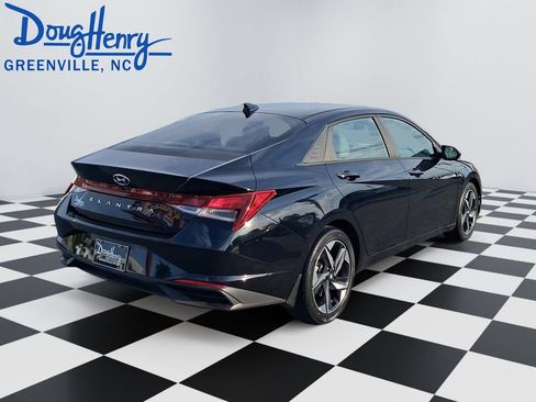 Used 2023 Hyundai Elantra SEL w/ Convenience Package FWD image 5