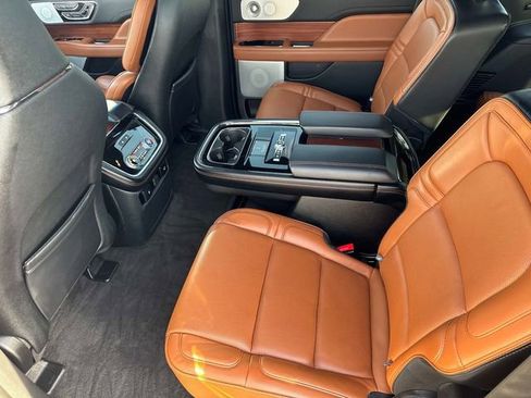 Used 2019 Lincoln Navigator L Reserve AWD/4WD image 15