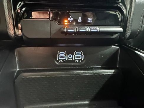 Used 2023 RAM 1500 Limited w/ Body Color Bumper Group RWD image 32