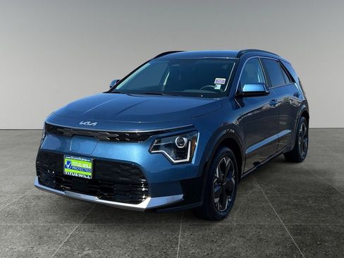 Used 2025 Kia Niro Wind w/ Wind Preserve Package FWD image 3