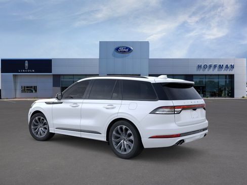 New 2026 Lincoln Aviator AWD w/ Jet Appearance Package image 4