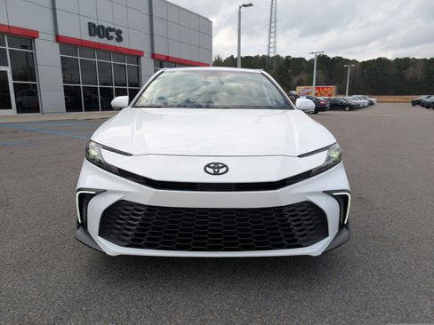 New 2026 Toyota Camry SE image 8