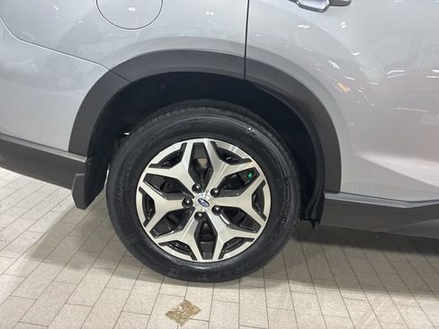Used 2022 Subaru Forester Premium image 16