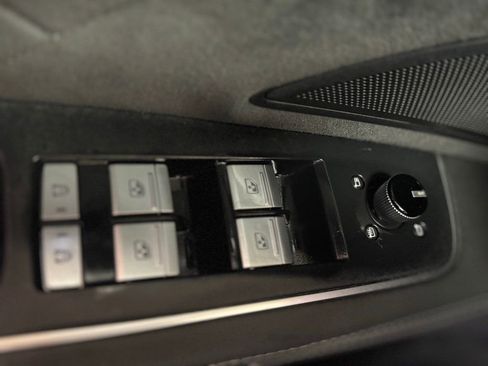 Used 2023 Audi S8 w/ S8 Comfort Plus Package image 32