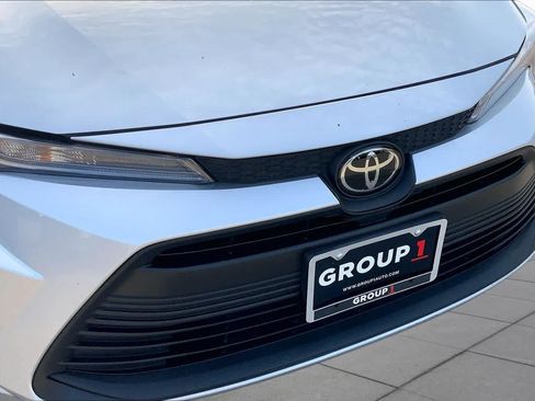 Used 2025 Toyota Corolla LE FWD image 29
