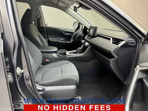 Used 2020 Toyota RAV4 XLE image 19
