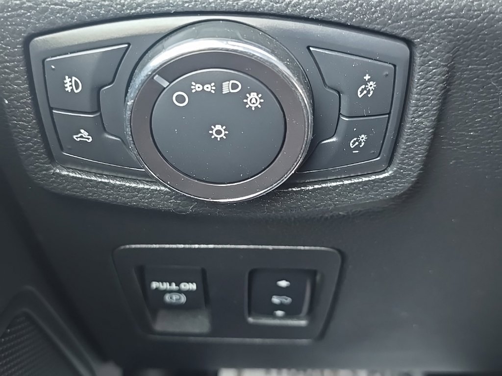 Used 2018 Ford F150 XLT w/ Equipment Group 302A Luxury AWD/4WD image 14