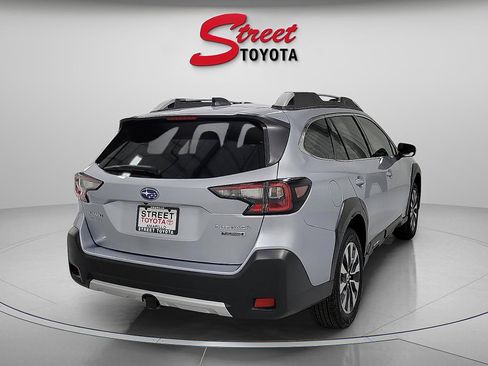 Used 2024 Subaru Outback Touring AWD/4WD image 4