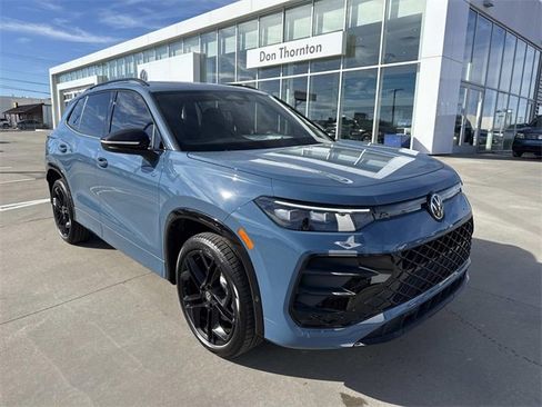 New 2026 Volkswagen Tiguan SE R-Line image 1