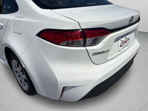 Used 2025 Toyota Corolla LE FWD image 22