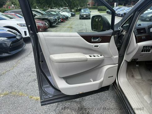 Used 2016 Nissan Quest Platinum w/ Tow Package FWD image 10