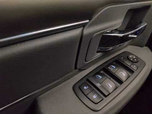 Used 2017 RAM 1500 Classic SLT image 27