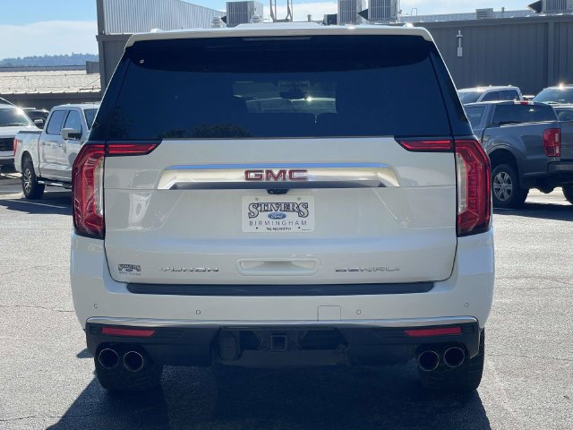 Used 2022 GMC Yukon XL Denali w/ Denali Premium Package AWD/4WD image 5