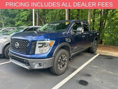 Used 2017 Nissan Titan PRO-4X w/ Pro-4x Convenience Package AWD/4WD image 3