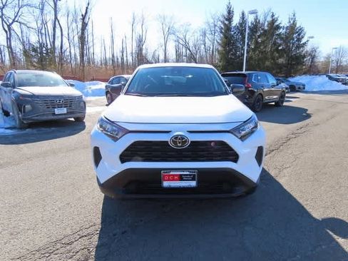 Used 2022 Toyota RAV4 LE image 6