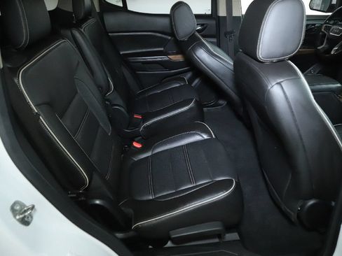 Used 2019 GMC Acadia Denali w/ Technology Package AWD/4WD image 34