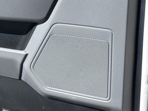 Used 2022 Ford F150 Lightning XLT image 31