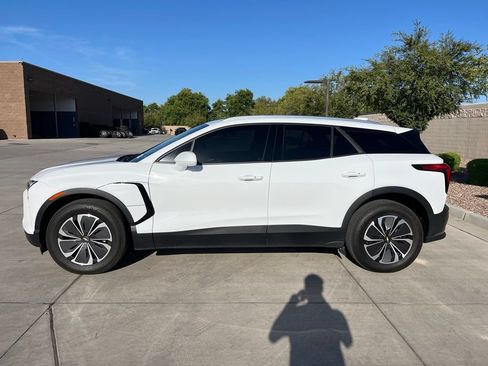 Used 2024 Chevrolet Blazer EV LT AWD/4WD image 11