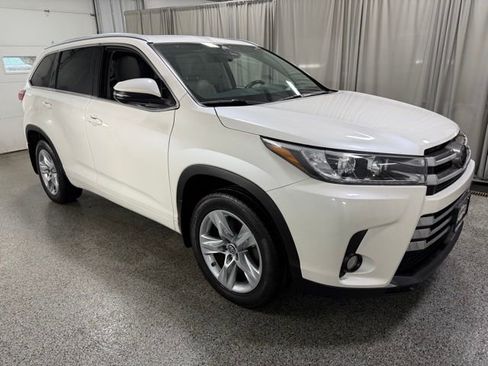 Used 2018 Toyota Highlander Limited AWD/4WD image 3